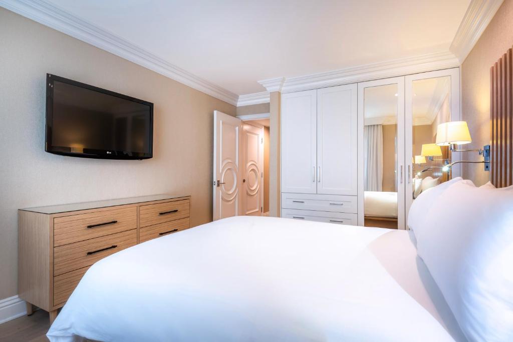 Queen Executive Suite