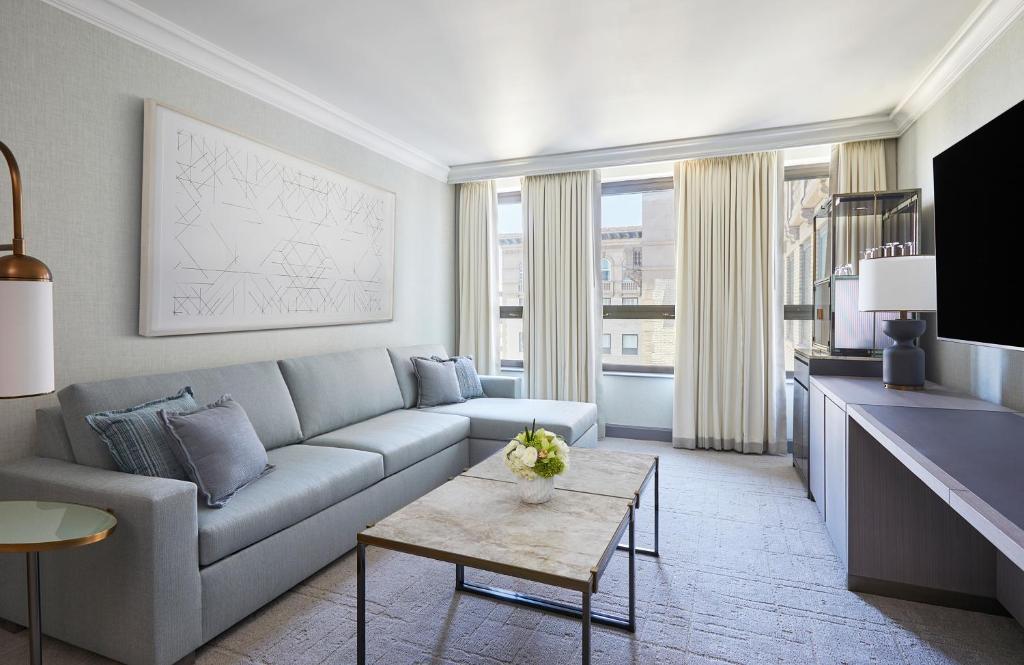 King Suite with Sofa Bed