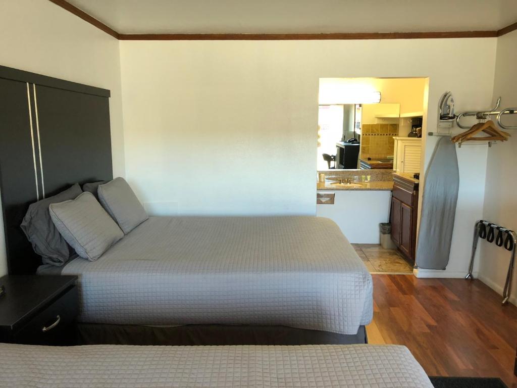 Standard Queen Room with Two Queen Beds