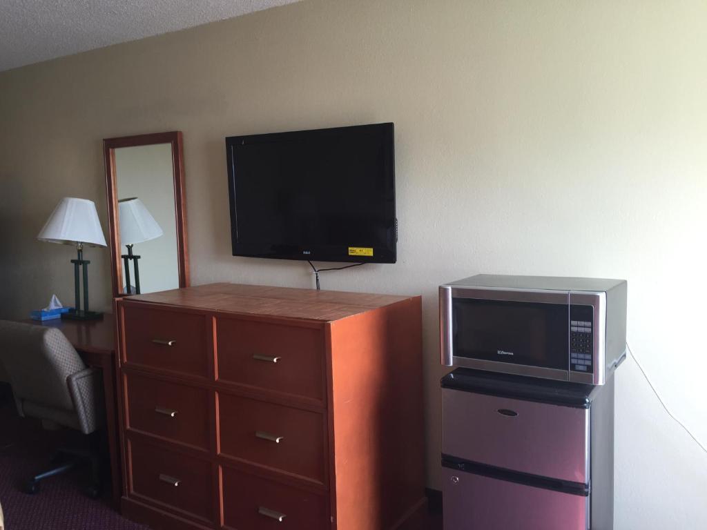 Superior King Suite – Non-Smoking