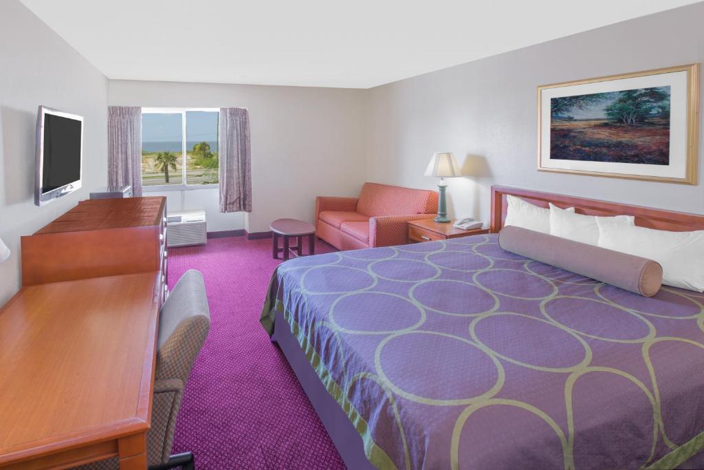 Superior King Suite – Non-Smoking