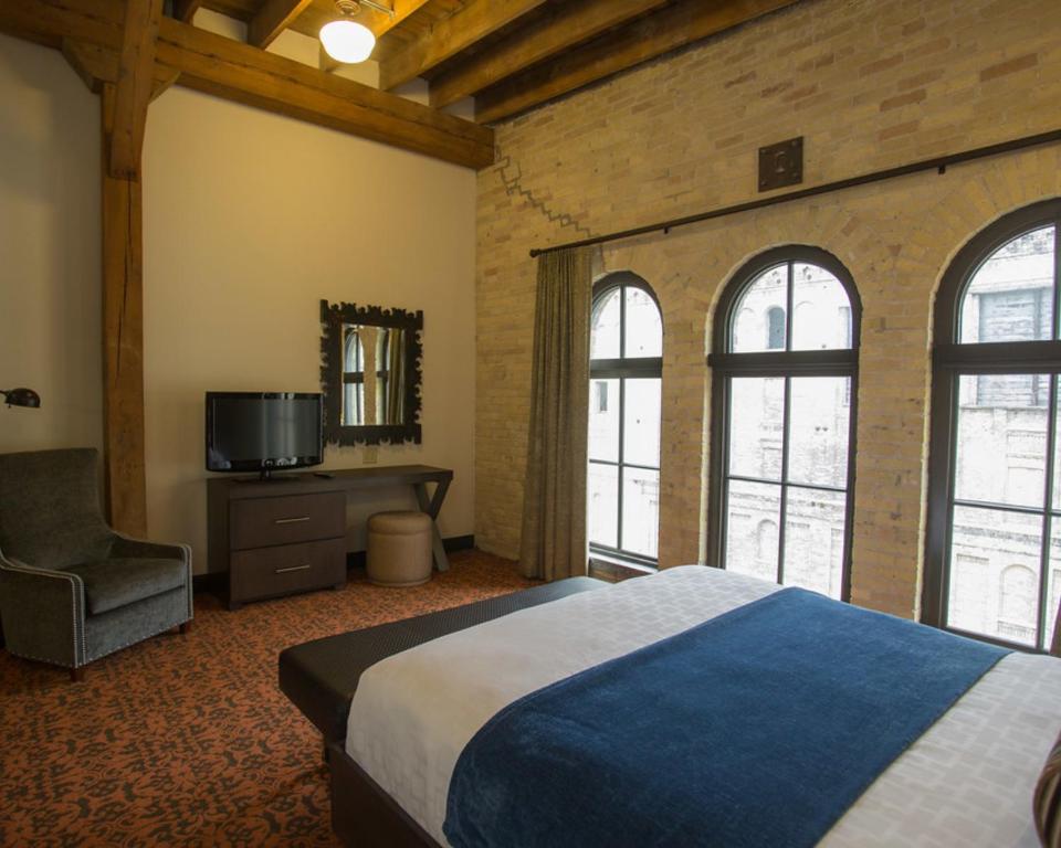 One Bedroom King Suite