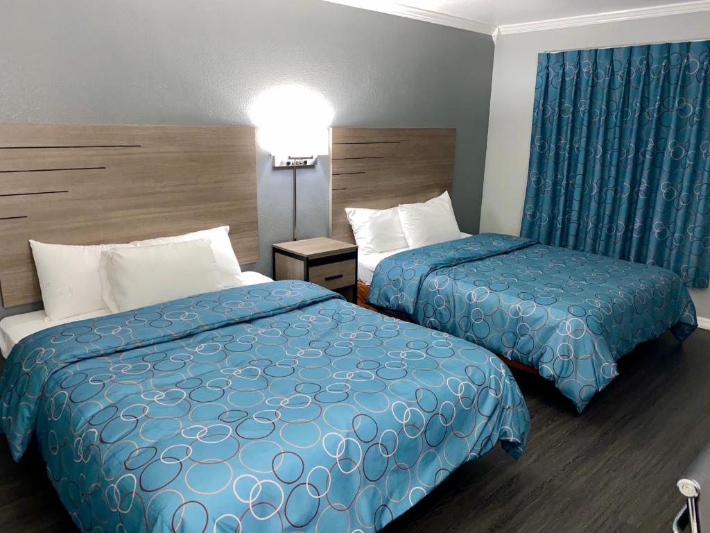 Deluxe Queen Room with Two Queen Beds