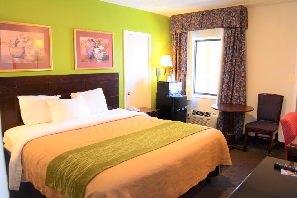 King Room – Non-Smoking