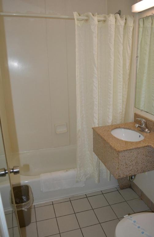 King Room – Non-Smoking