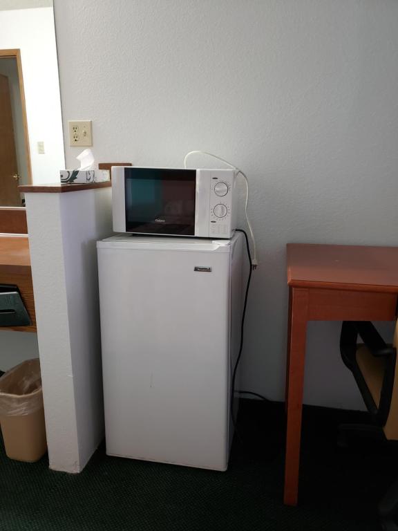 Standard Queen Room – Non-Smoking