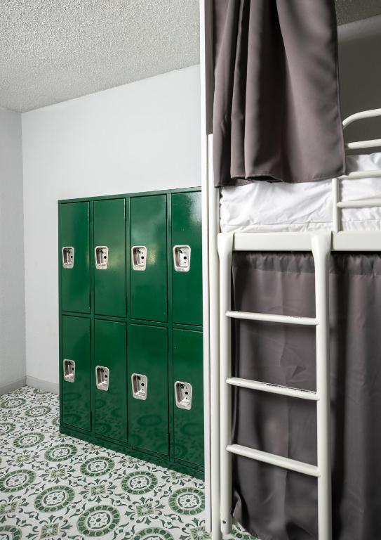 Bunk Bed in 6-Bed Female Dormitory Room