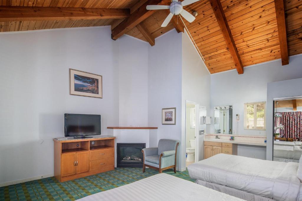 Queen Room with Two Queen Beds