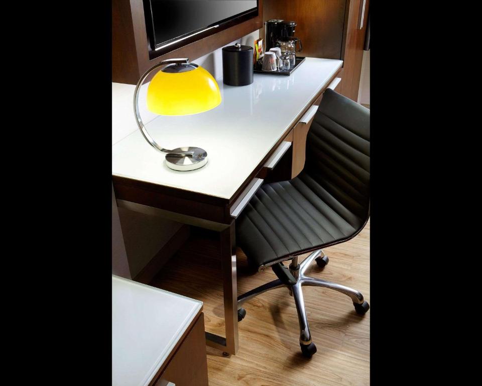 King Room with Sofa Bed – Non-Smoking