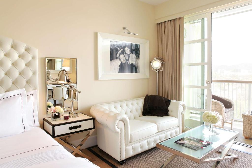 Premium King Room with Beverly Hills View