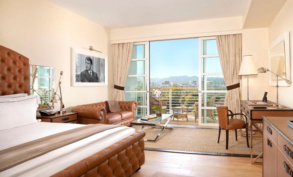 Premium King Room with Beverly Hills View