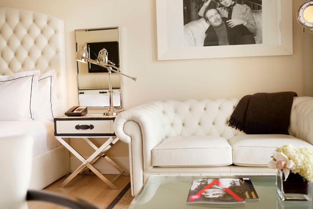 Premium King Room with City View