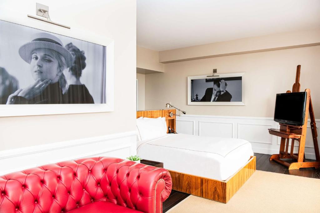 Queen Studio with City View