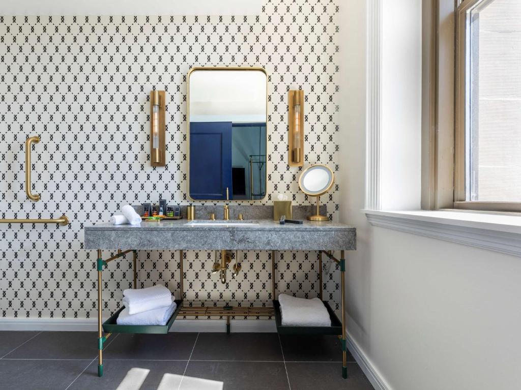 King Room – Hearing Accessible