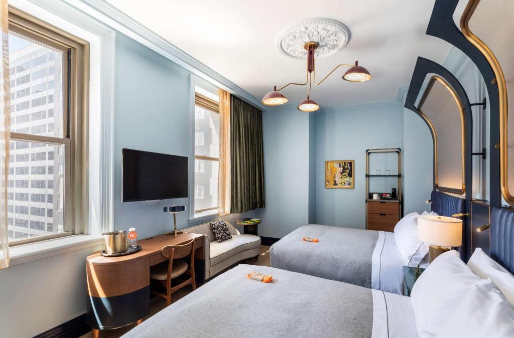 Premium Queen Room with Two Queen Beds – City View