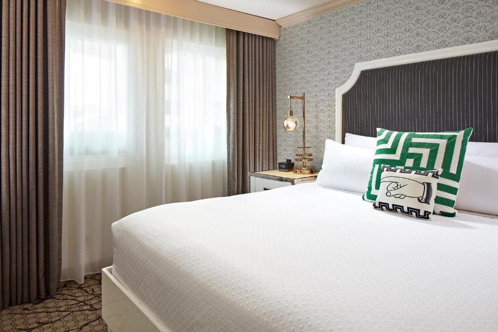 King Room – Non-Smoking