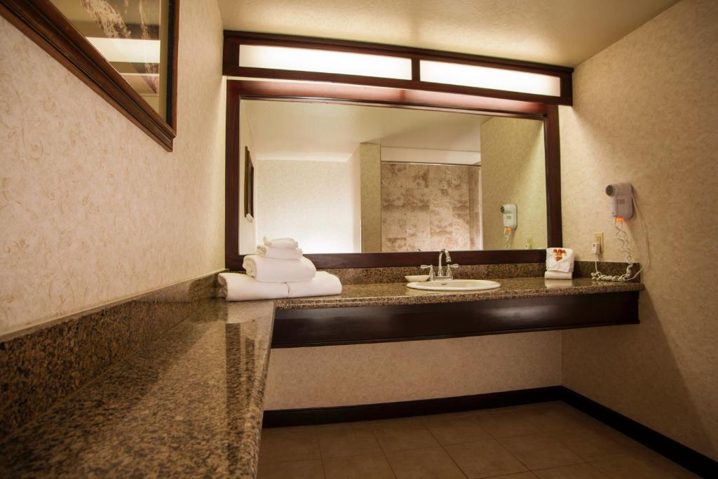 Standard King Room – Smoking