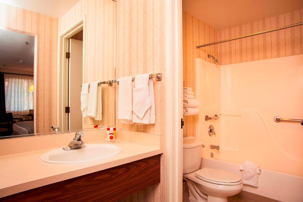 Motor Lodge Queen Room with Two Queen Beds – Non-Smoking