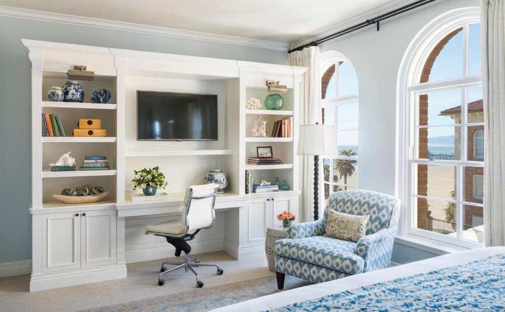 King Room with Partial Ocean View