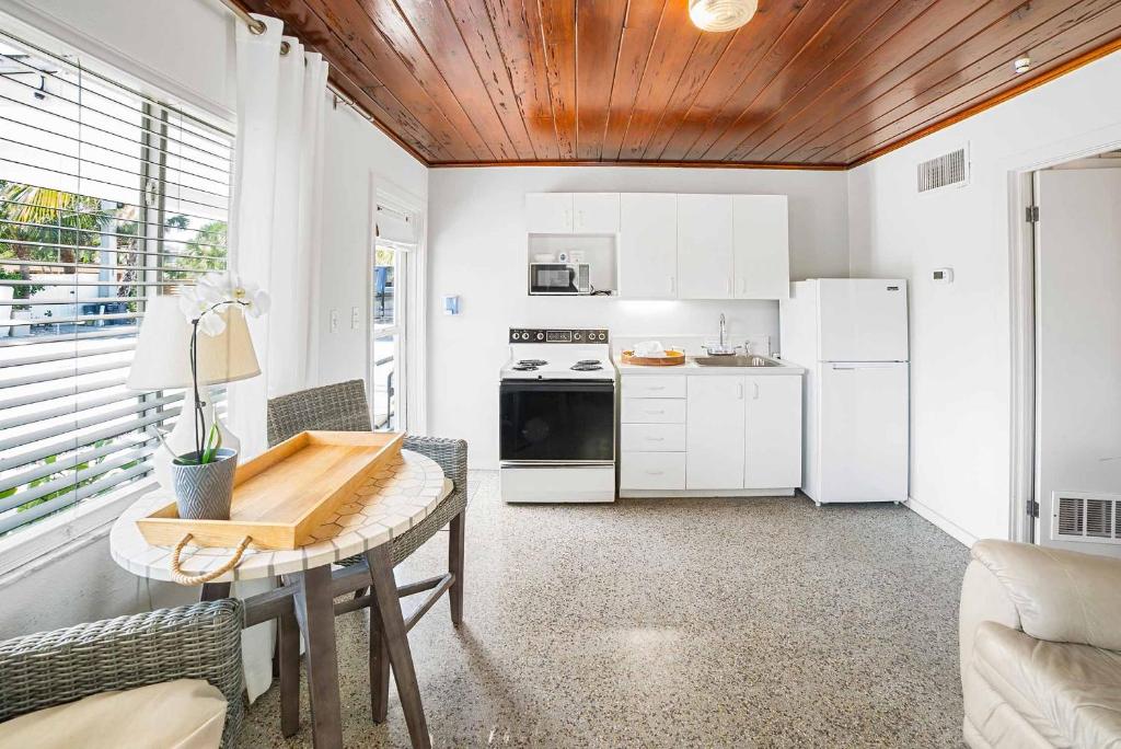 One-Bedroom with Bay View