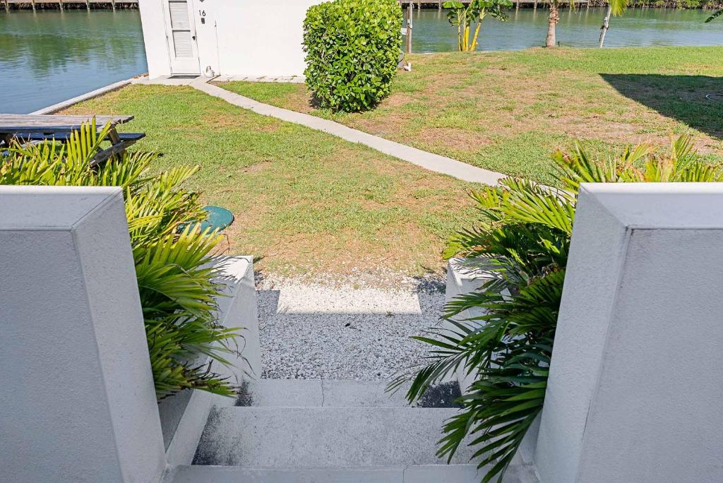 One-Bedroom with Bay View