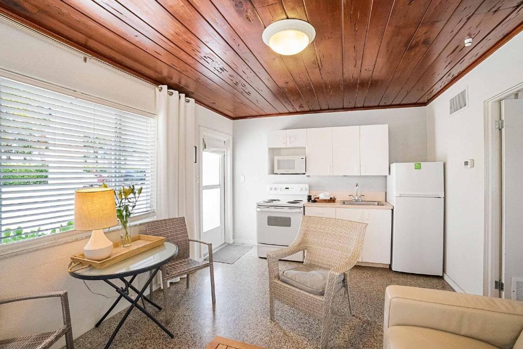 One-Bedroom with Bay View