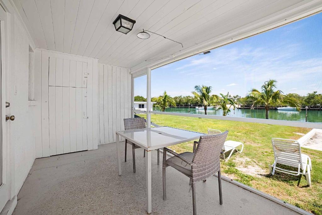 One-Bedroom with Bay View