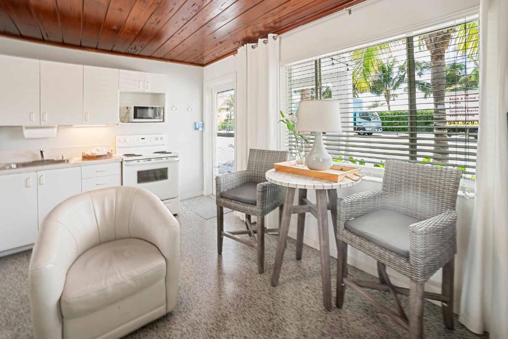 One-Bedroom with Bay View