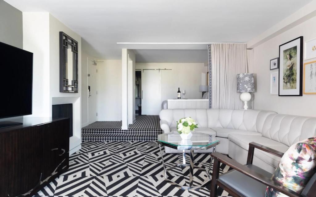 Premier King Suite with Balcony