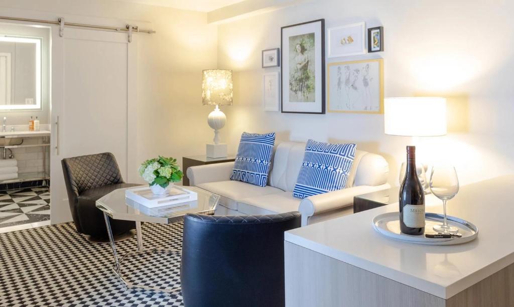 Premier King Suite with Balcony