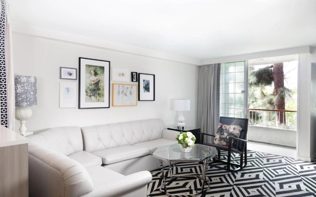 Premier King Suite with Balcony