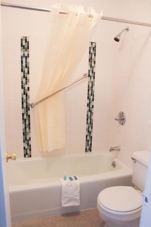 Deluxe Queen Room with Two Queen Beds