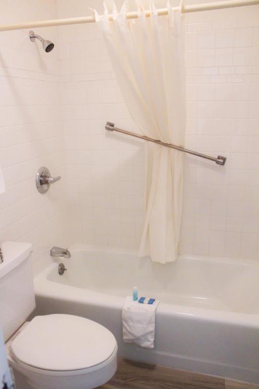 Deluxe Queen Room with Two Queen Beds