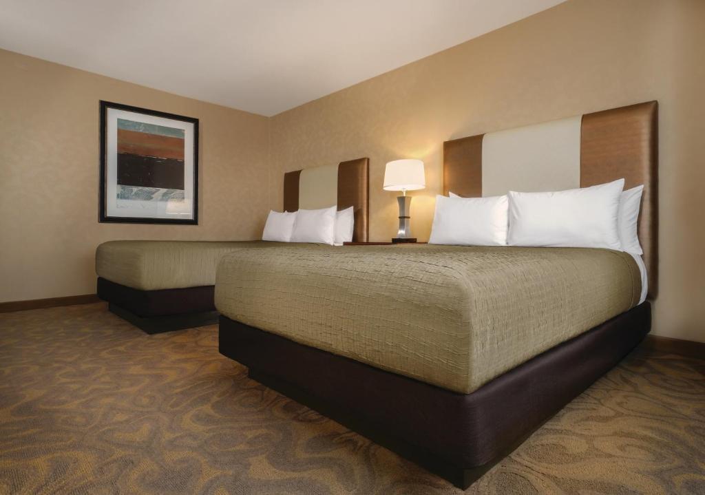 Casino Tower Double Queen Room