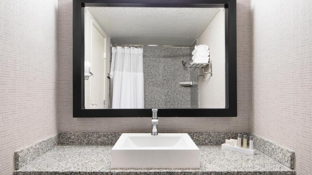 Deluxe Premium Room 2 Queen Non-Smoking