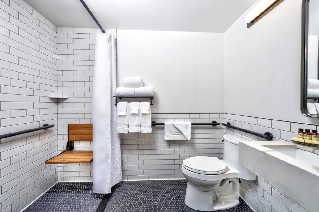 Premier King Room ADA