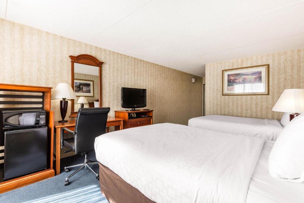 Double Room with Two Double Beds – Non-Smoking