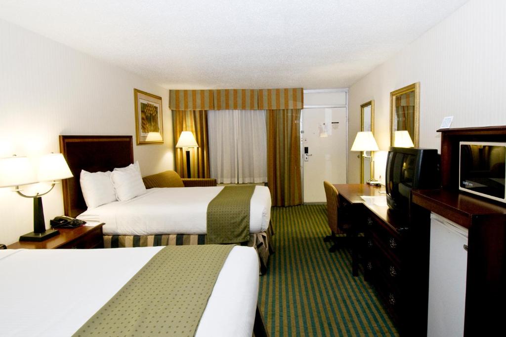 Double Room with Two Double Beds – Smoking