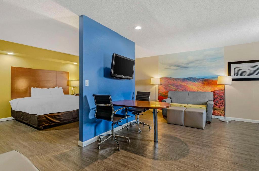 King Suite – Non-Smoking