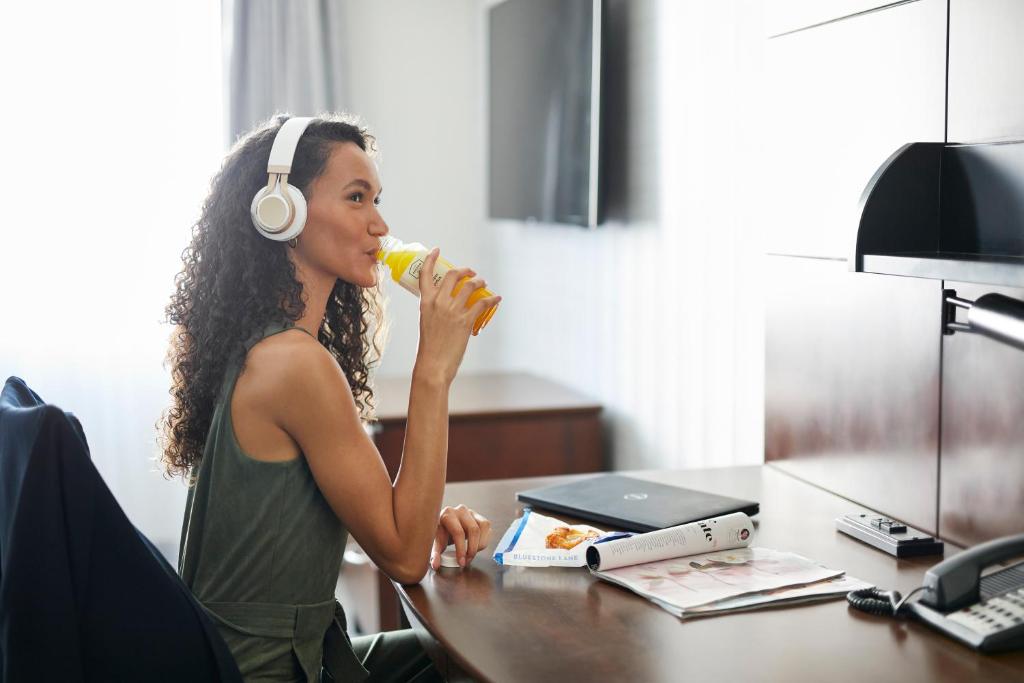 Superior Queen with Sofa Bed