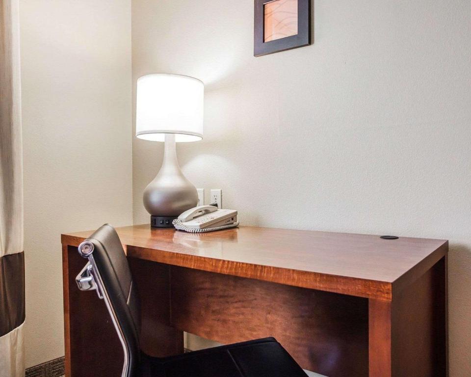 King Suite – Non-Smoking