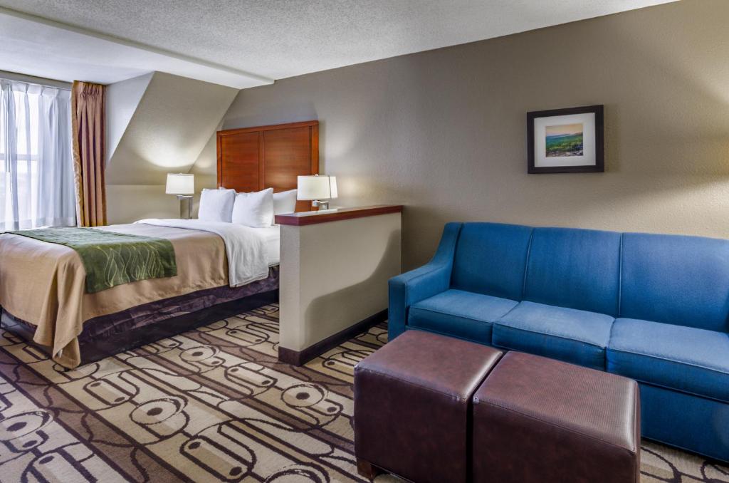 Queen Room with Two Queen Beds – Non-Smoking