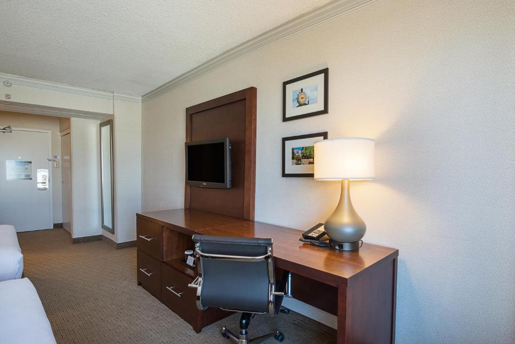 Queen Room with Two Queen Beds – Non-Smoking – Upper Floor