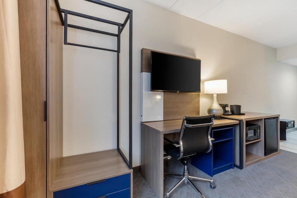 King Suite – Non-Smoking