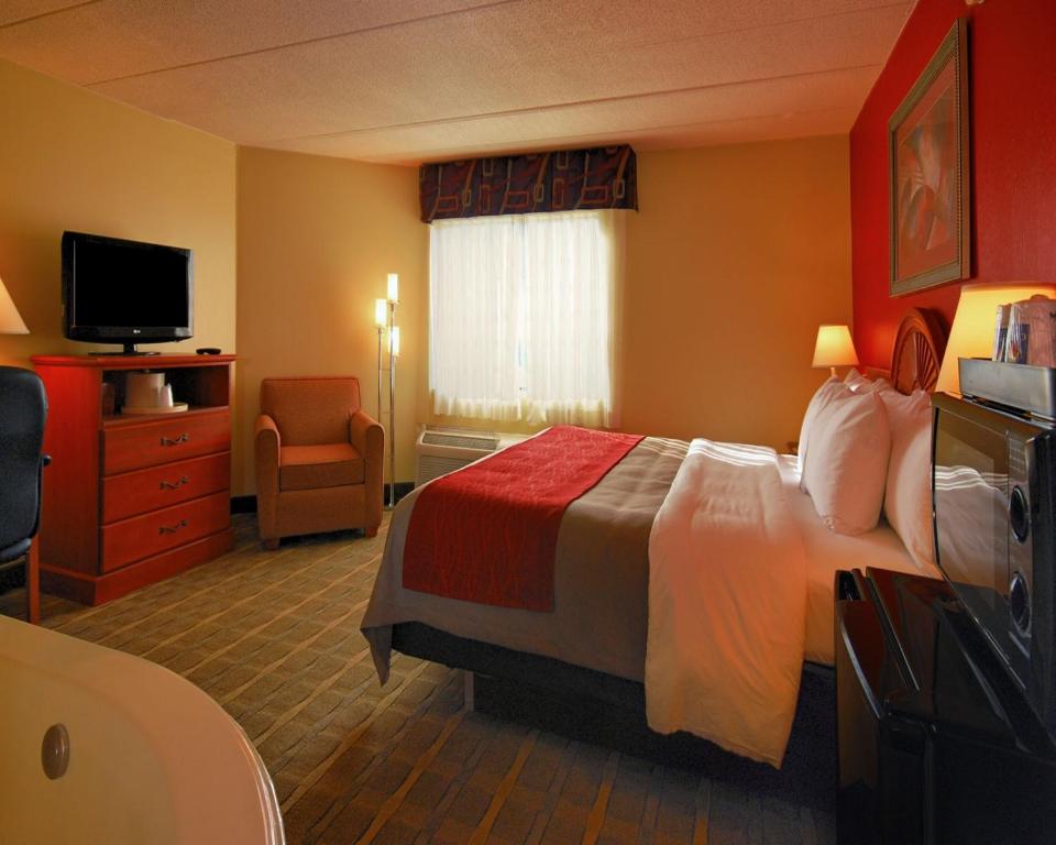 King Suite with Whirlpool – Non-Smoking