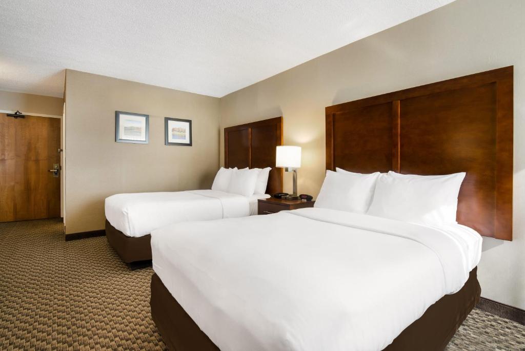 Double Room with Two Double Beds – Non-Smoking