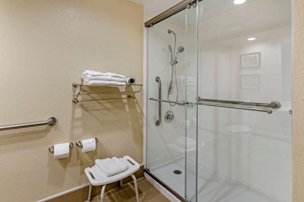 King Room – AccessibleNon-Smoking