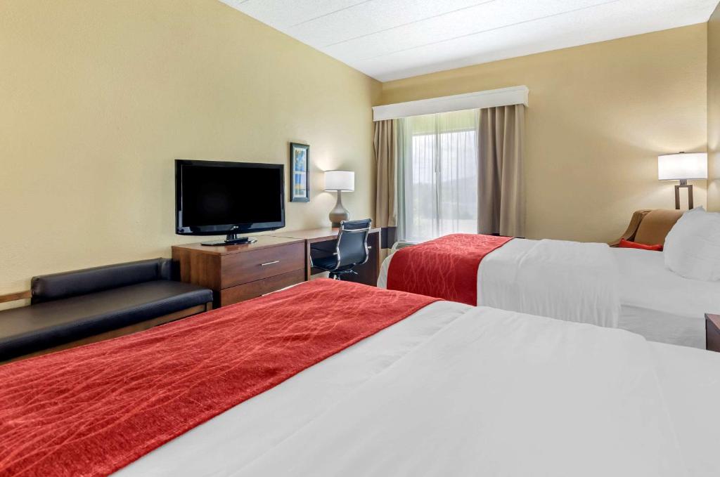 Queen Room with Two Queen Beds – Non-Smoking