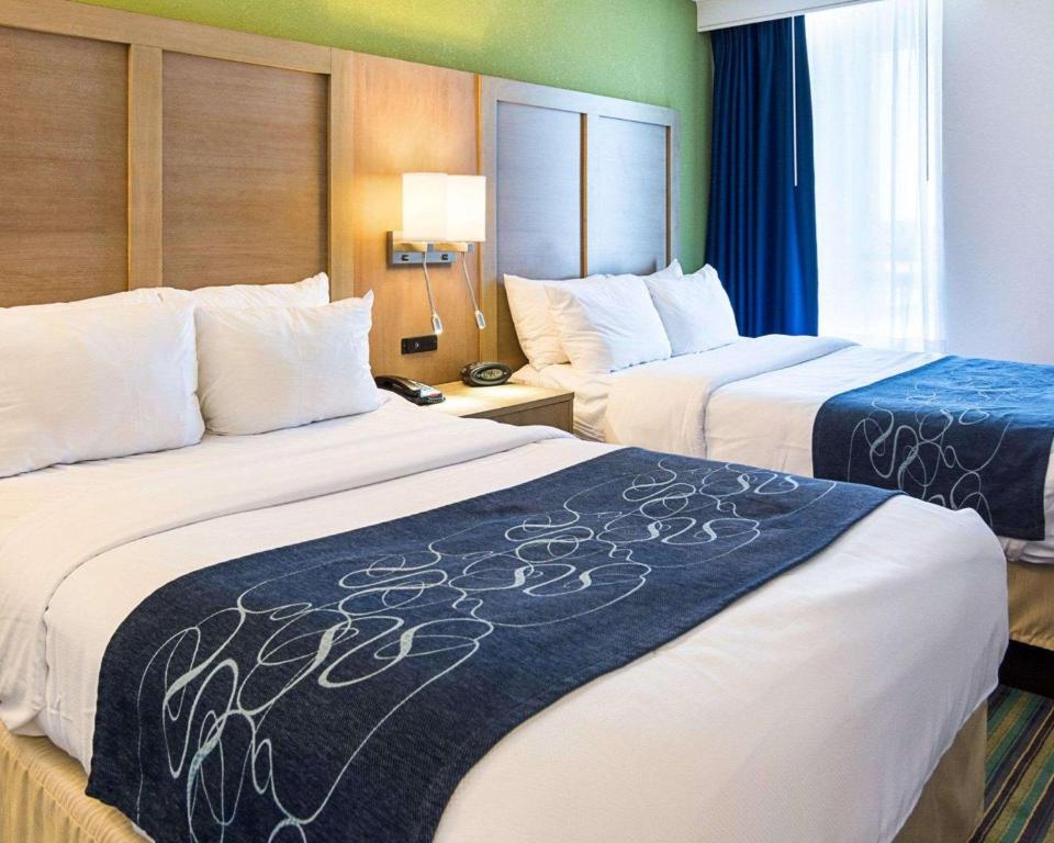 Double Suite with Two Double Beds – Non-Smoking