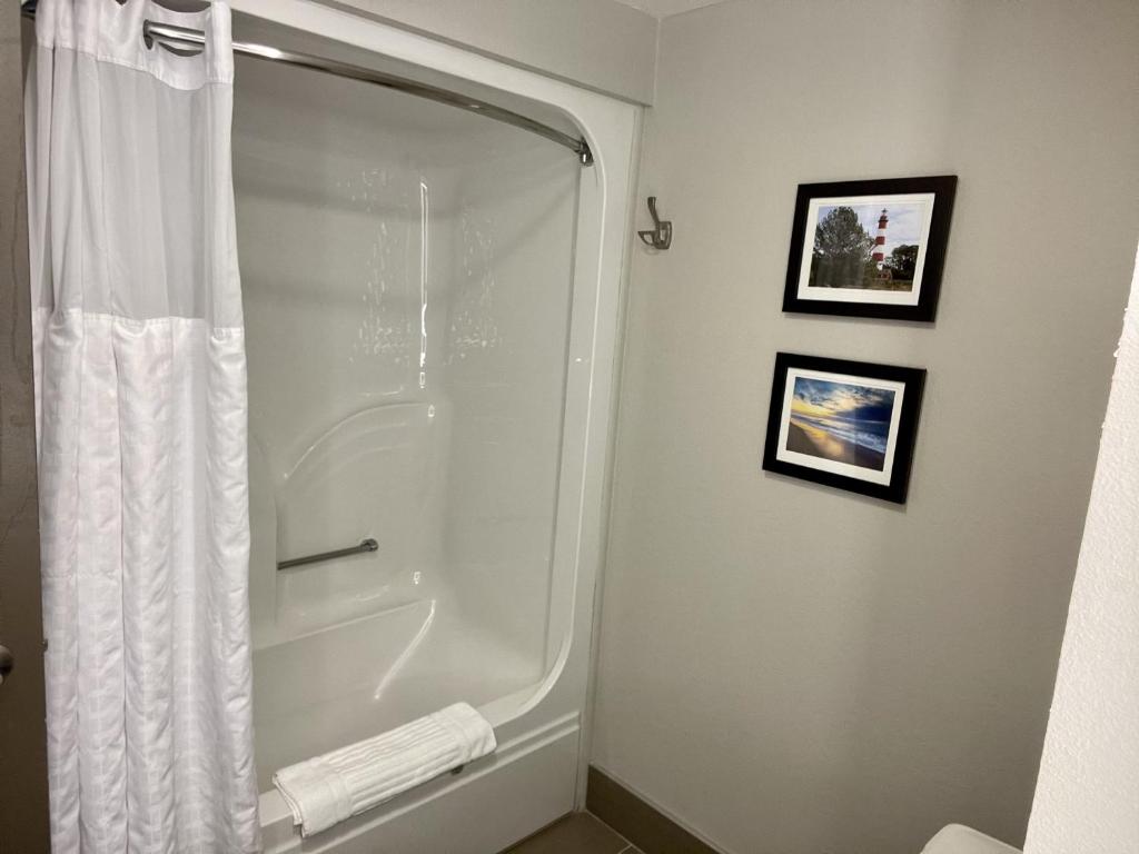 Deluxe View Double Queen Suite